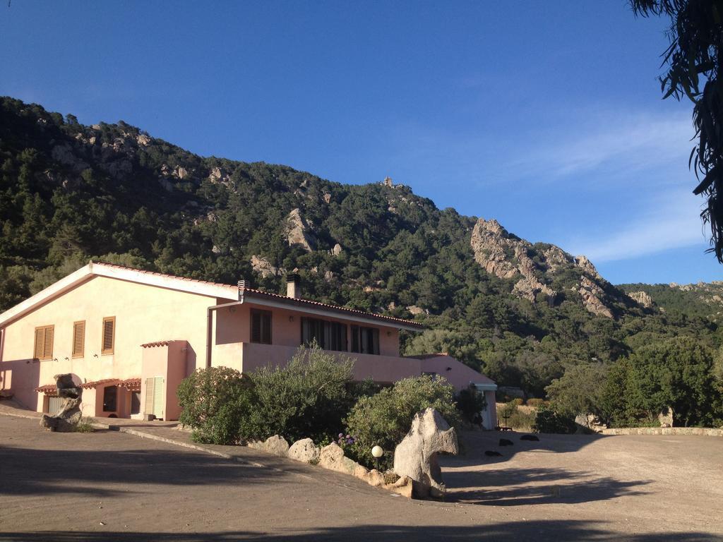 Agriturismo Monte Pino Telti Ngoại thất bức ảnh
