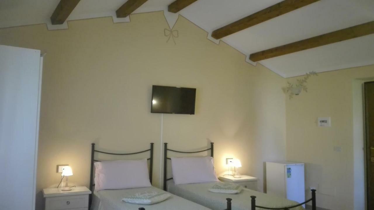 Agriturismo Monte Pino Telti Ngoại thất bức ảnh